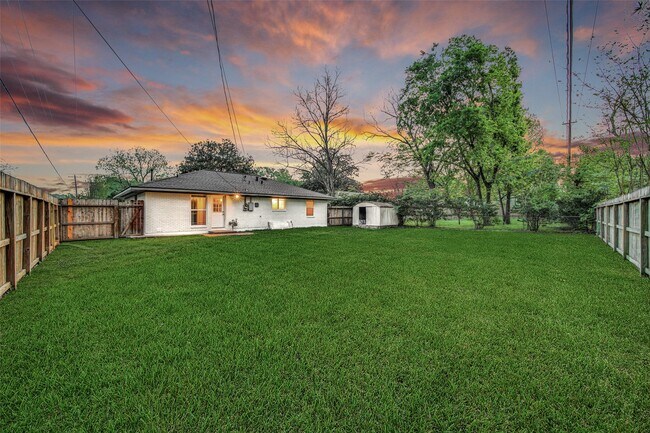 Building Photo - 4421 Lido Ln