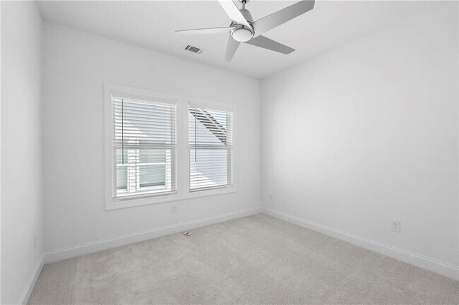 Building Photo - 1042 Winding Br Dr