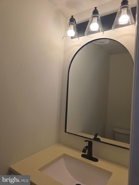 Building Photo - 9638 Glendower Ct