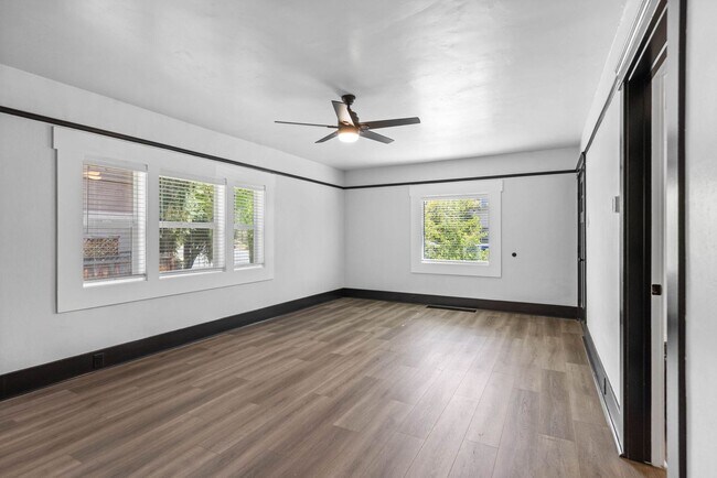 Building Photo - 3 Bed, 2 Bath, 1 Office/Guest - Fully Renovated Midtown Home