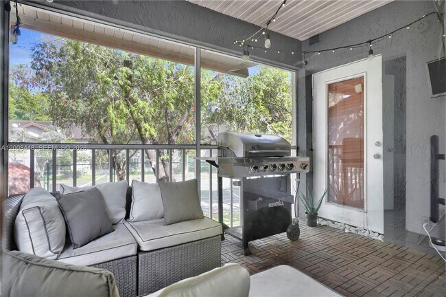 Building Photo - 9503 SW 140th Ct