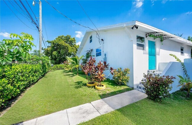 Building Photo - 444 NW 77th St