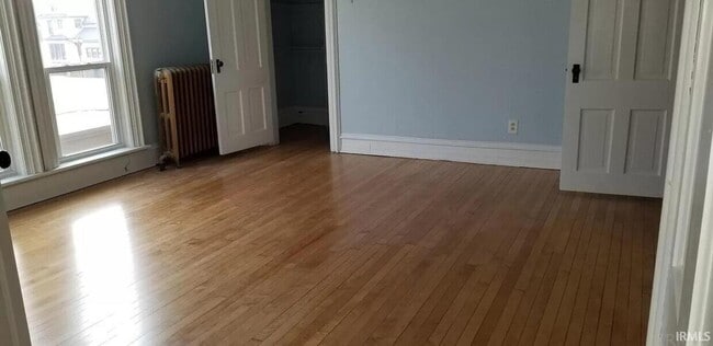 Building Photo - 209 S 2nd St