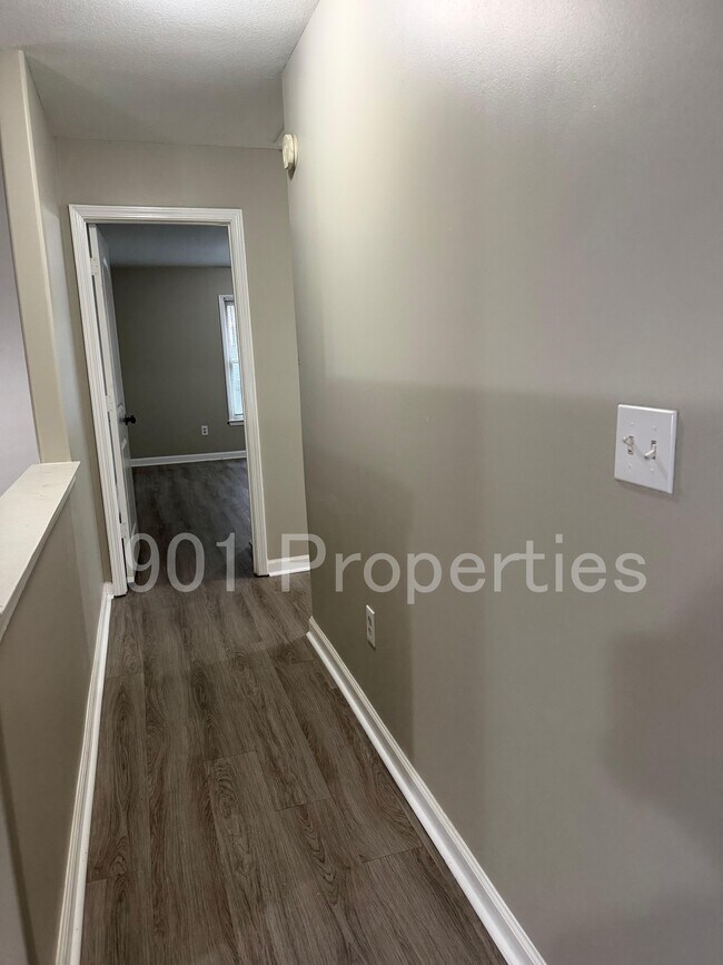 Building Photo - 3777 Pavilion Cir