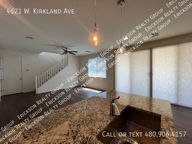 Building Photo - 4621 Kirkland Ave