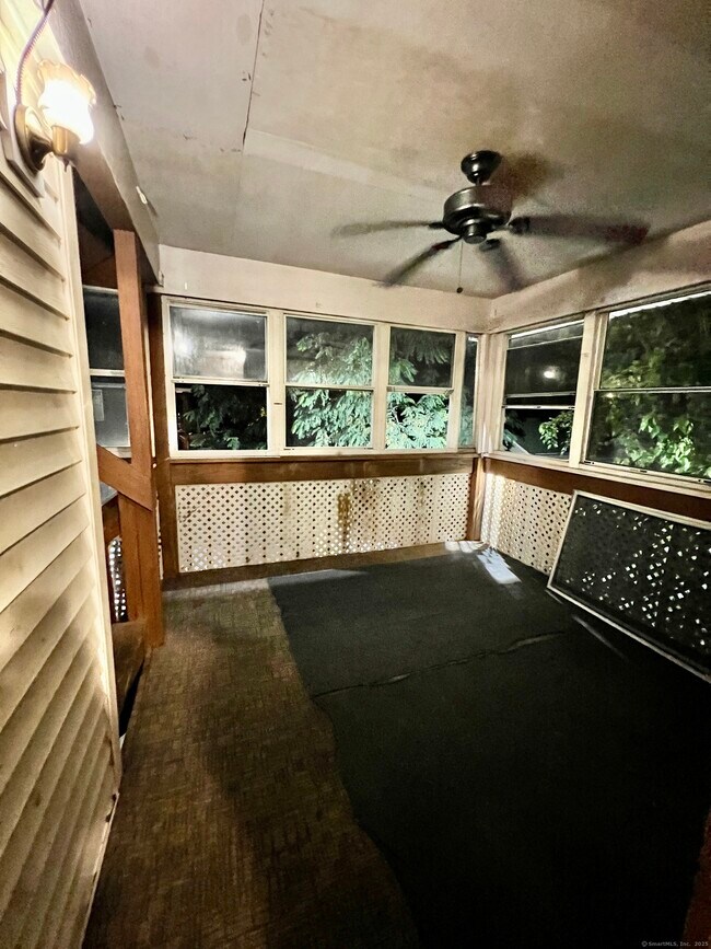 Building Photo - 54 Roosevelt St