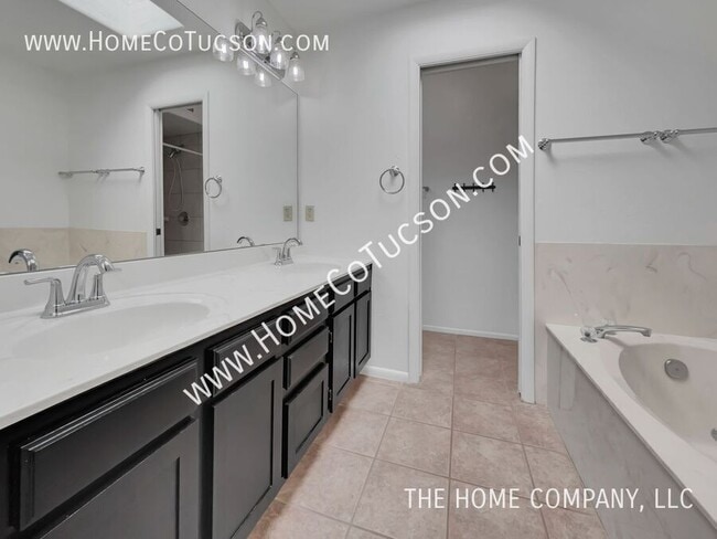 Building Photo - 11854 N Desert Slopes Way