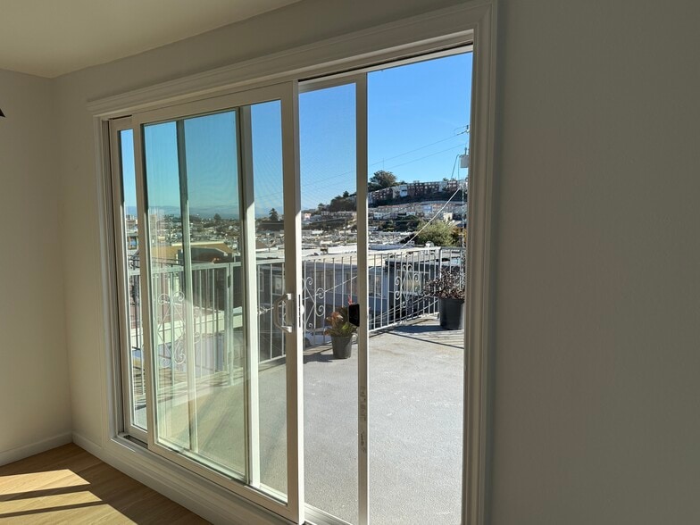 Building Photo - 750 Bacon St