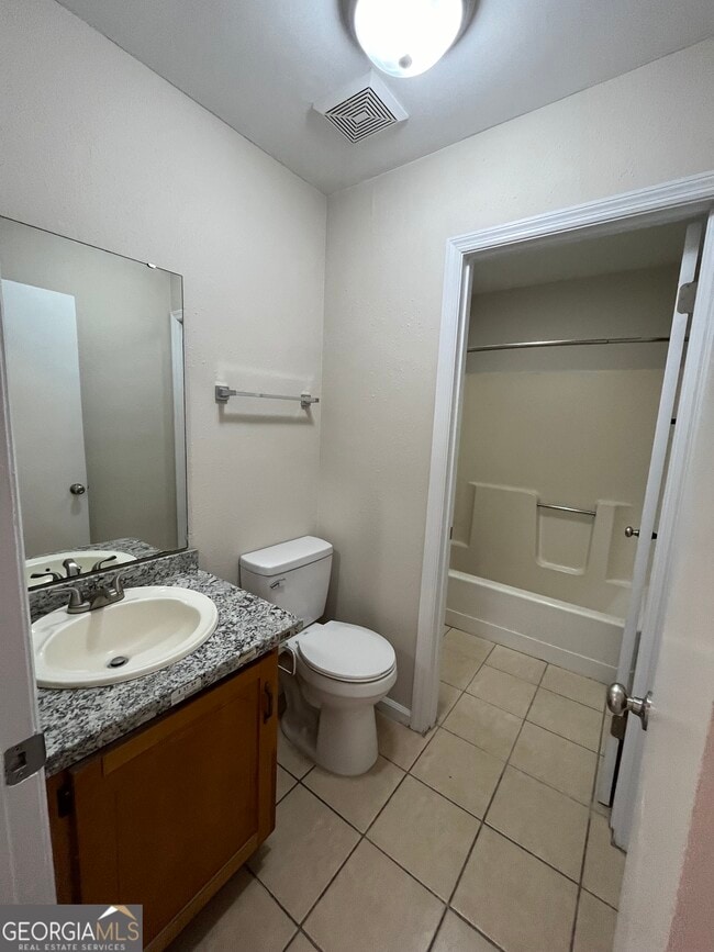 Building Photo - 419 Admiral's Walk Dr