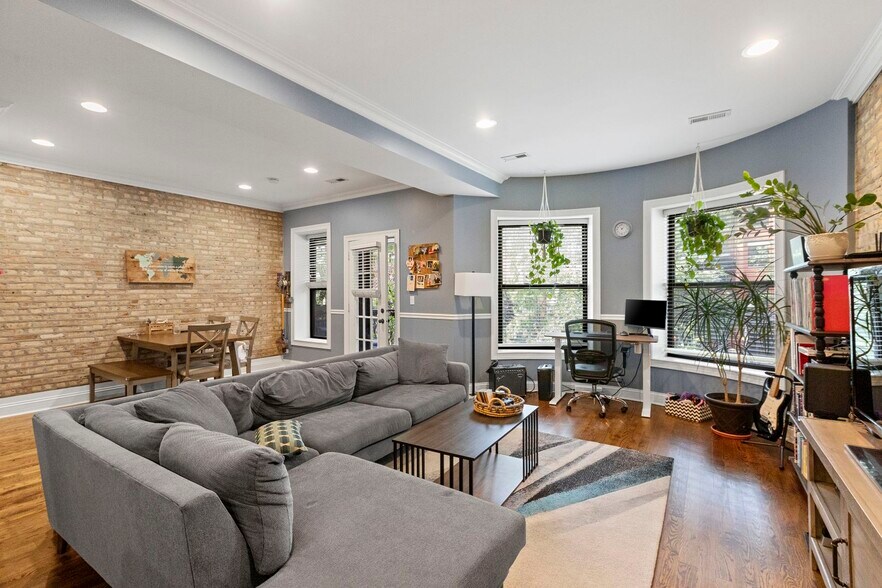 Building Photo - 5219 N Winthrop Ave