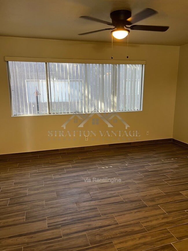 Building Photo - 424 W Brown Rd