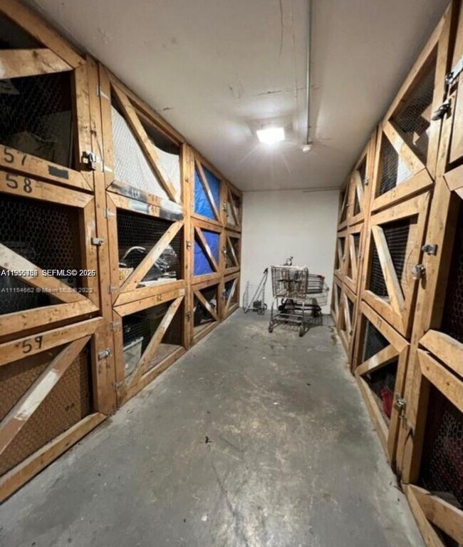 Building Photo - 1425 Arthur St