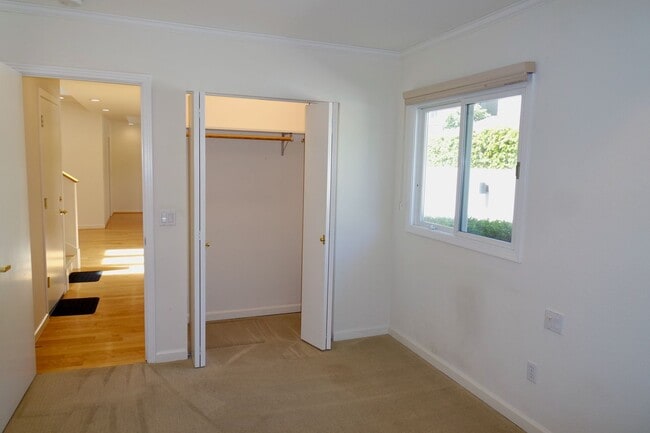 Building Photo - Downtown Los Altos