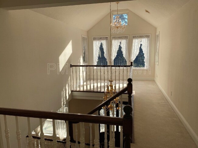 Building Photo - 12805 SE Spring Mountain Dr