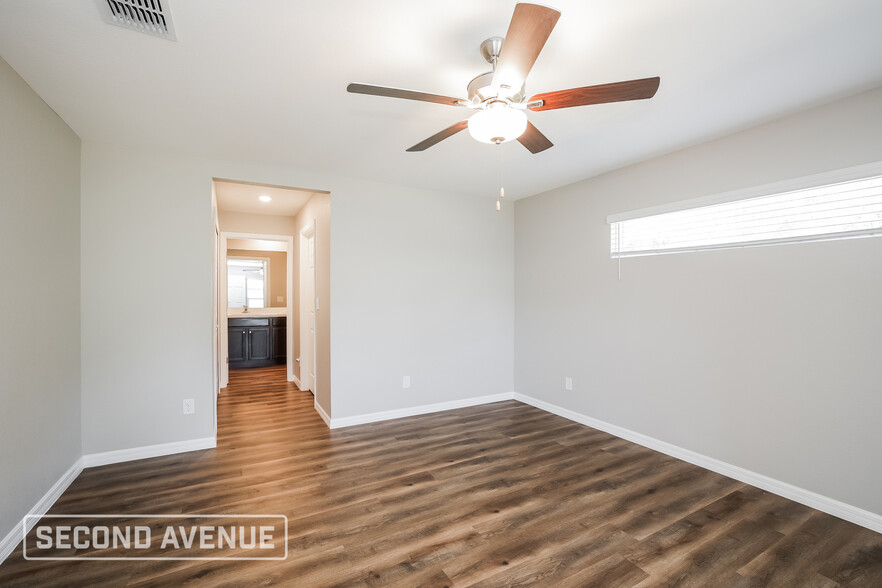 Building Photo - 208 Ravenswood Blvd