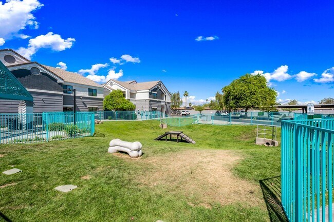 Building Photo - 3065 N 67th Ave