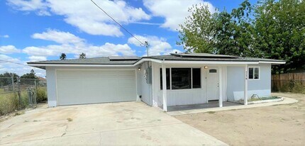 Building Photo - Recently Upgraded Two Bedroom One Bathroom...