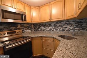 Building Photo - 7221 Barry Rd