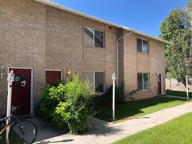 Building Photo - Cute Provo 3 bed 2.5 bath Townhome