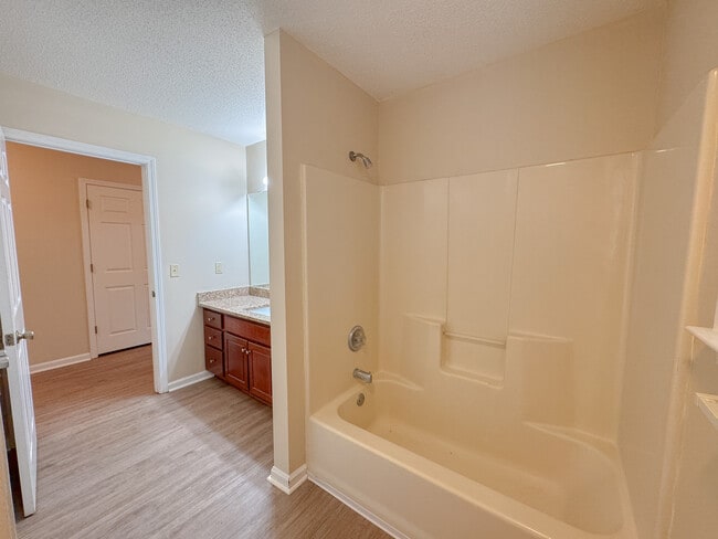 Building Photo - 802 N Taylor Ct