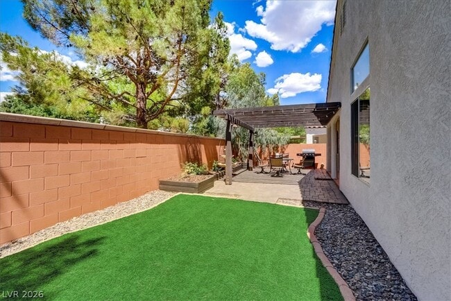 Building Photo - 1812 Stablegate Ave