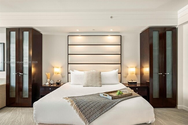 Building Photo - 4391 Collins Ave