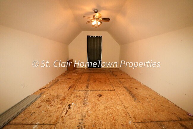 Building Photo - GREAT RENTAL IN FOX HOLLOW SUBDIVISION!