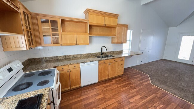 Building Photo - 335 E 830 S