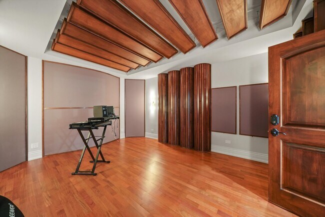 Building Photo - 6403 S Garfield St