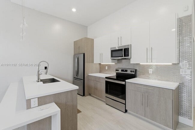 Building Photo - 913 NW 45th Terrace