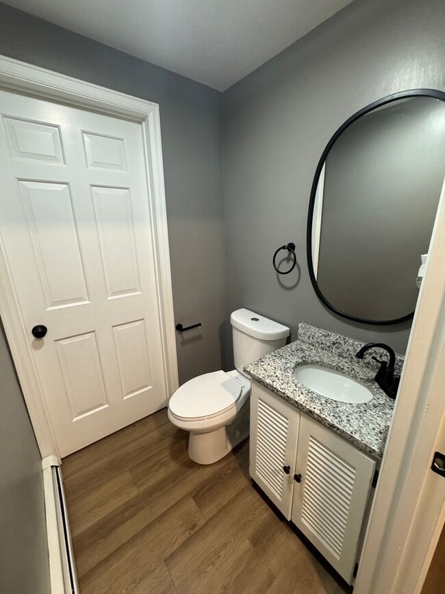 Building Photo - Beautiful Modern Home on the Plateau