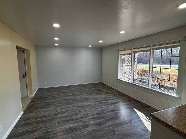 Freshly painted family room - 20245 Independence Dr