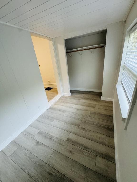 Building Photo - 821 1/2 N Ewing St