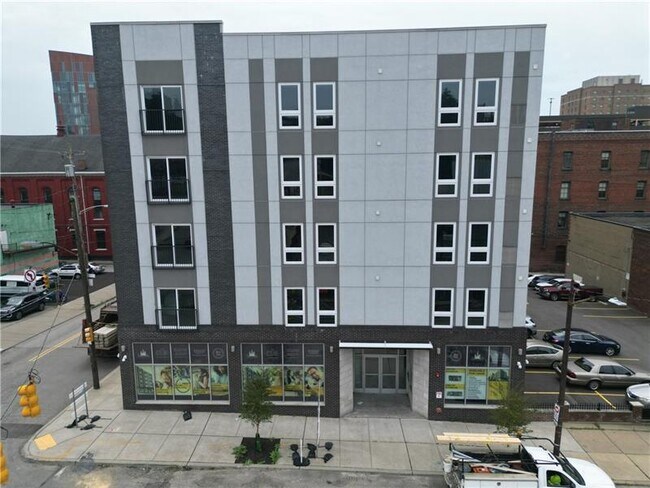 Building Photo - 1450 Fifth Ave