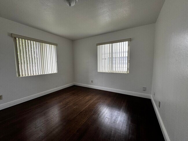 Building Photo - 1221 N J St