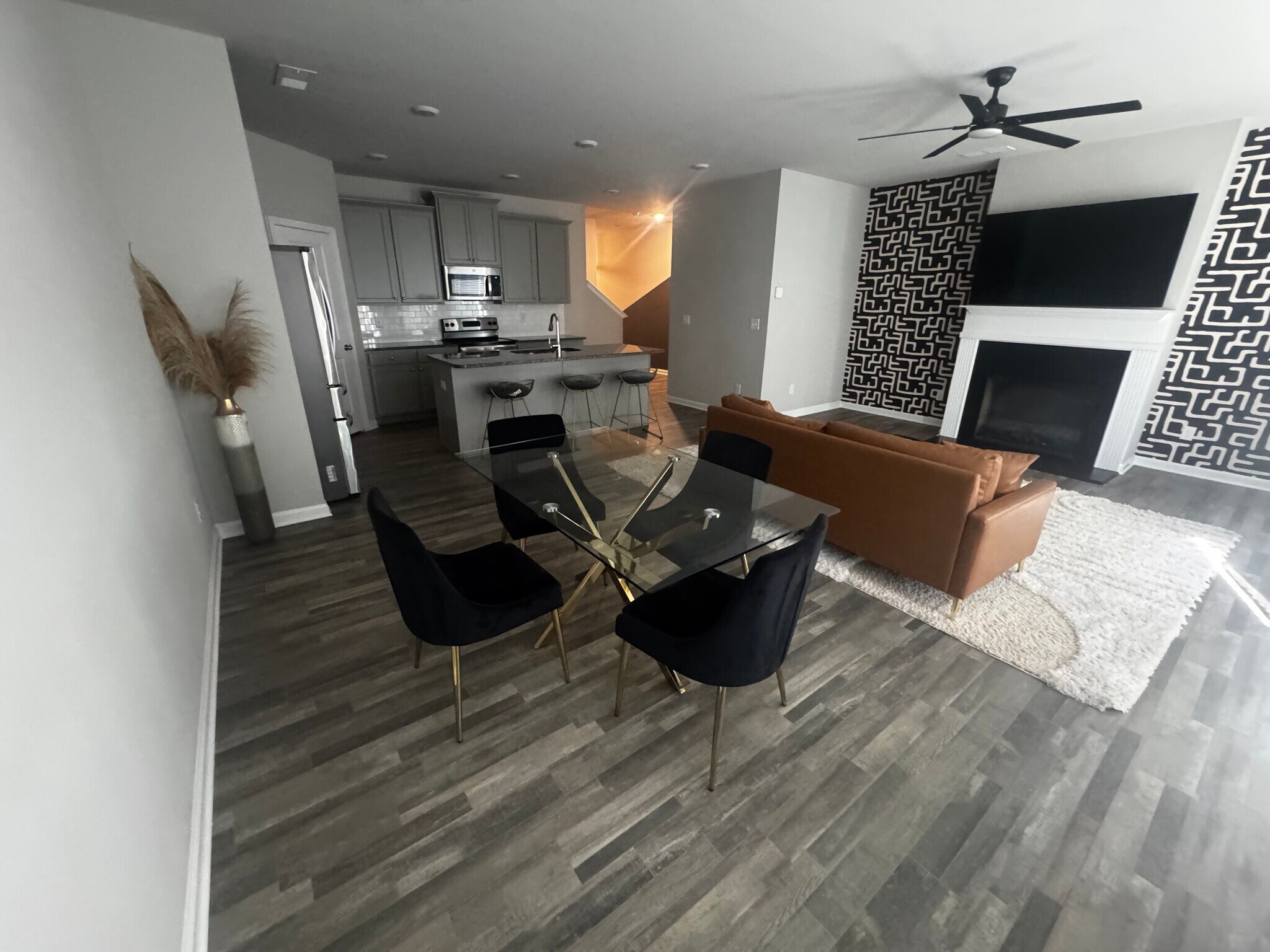 Building Photo - Room in Townhome on The Way Pl