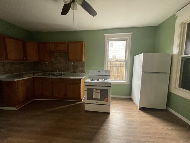 Building Photo - 2453 W 46th Pl