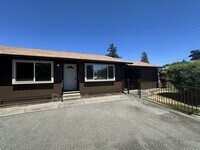 Building Photo - 702 SW Isham St