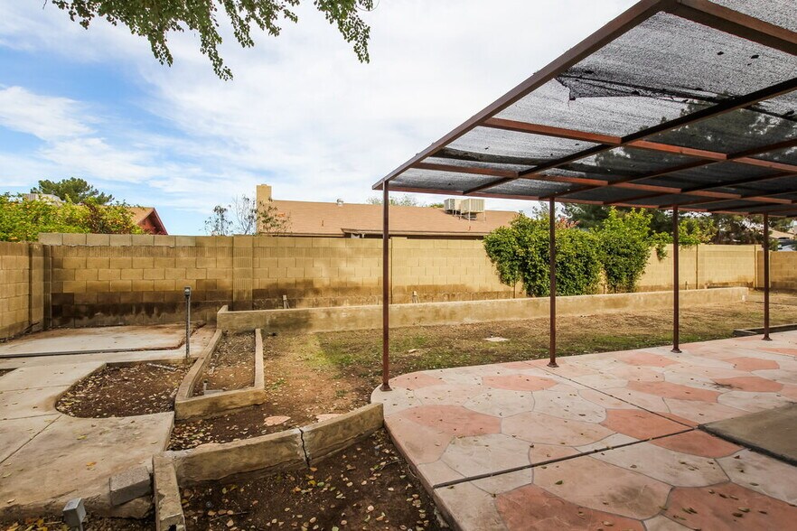 Building Photo - 8602 W Ruth Ave