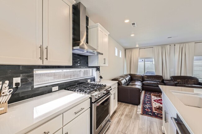 Building Photo - 10196 Worchester St