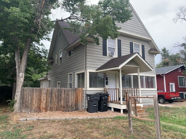 Building Photo - 4 bedroom 2 bath Duplex Close to Downtown ...