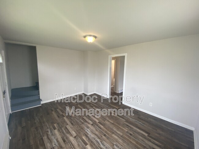 Building Photo - 1500 Airport Ave