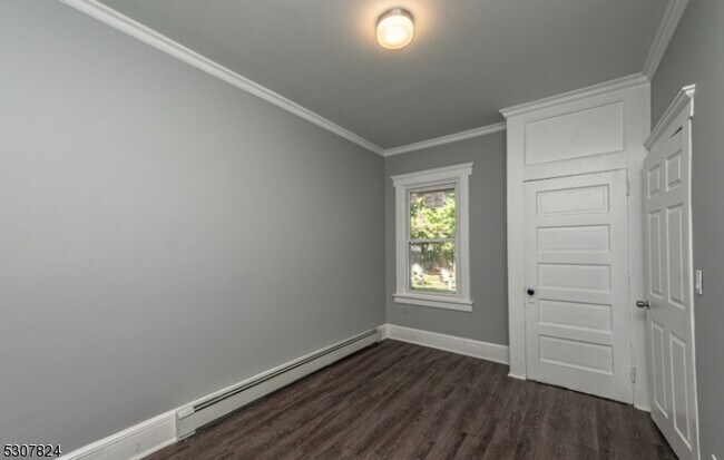 Building Photo - 1099 Ringwood Ave