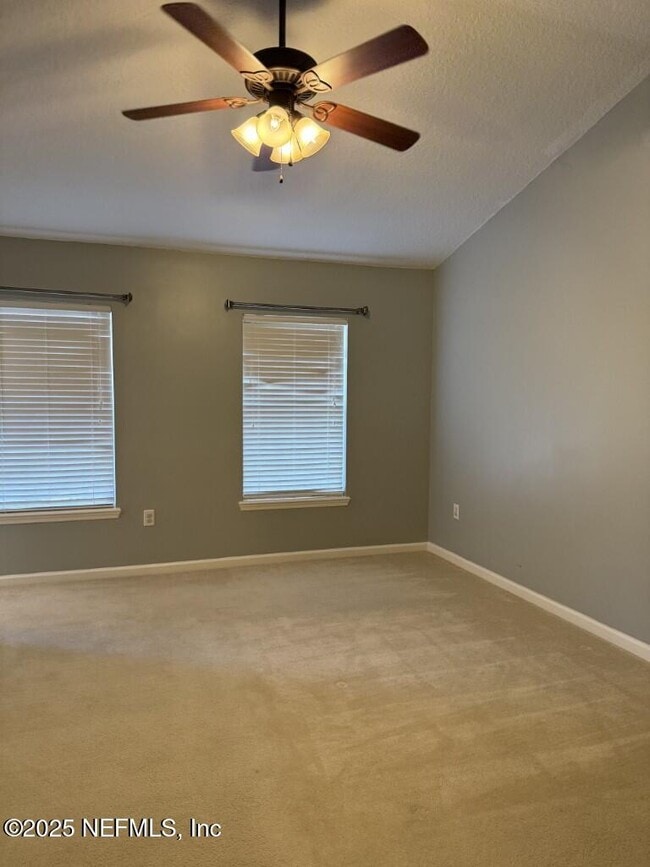 Building Photo - 516 Hopewell Dr