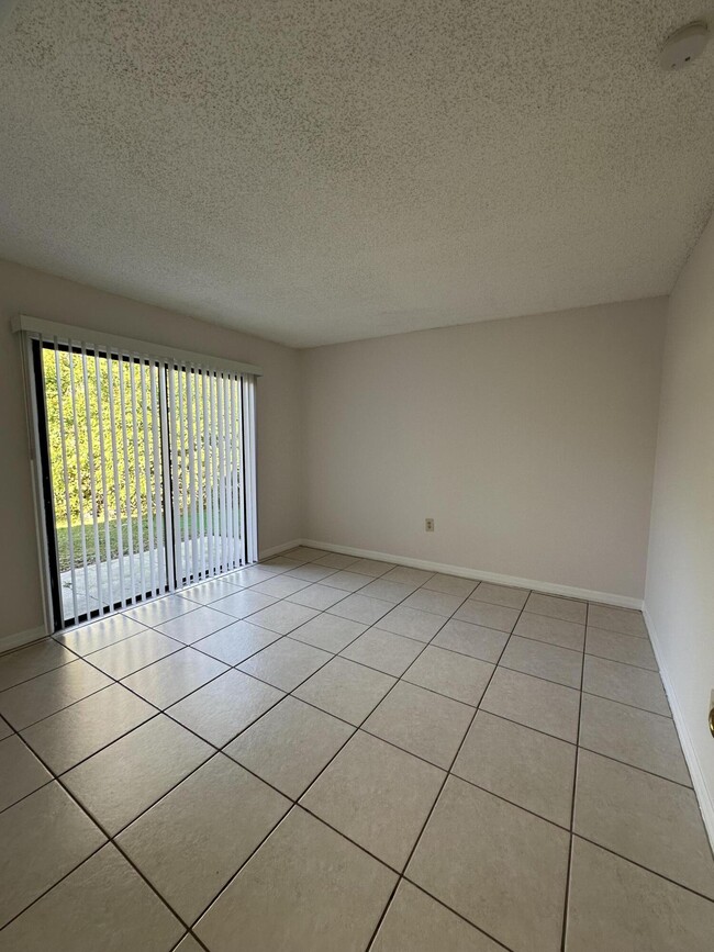 Building Photo - 948 Louisiana Ave