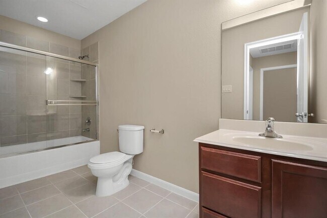 Building Photo - 16506 Lanesborough Dr