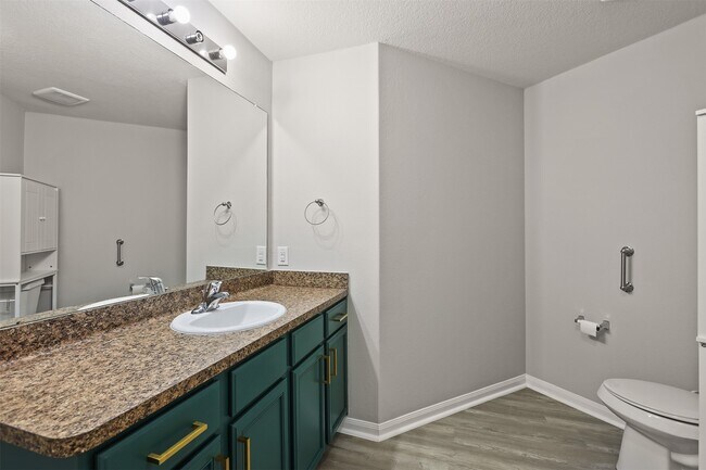 Building Photo - 12201 Seacrest Ln