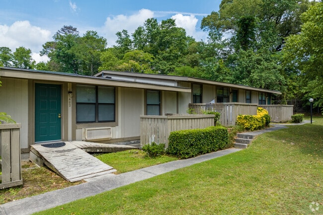 Building Photo - Cedar Ridge