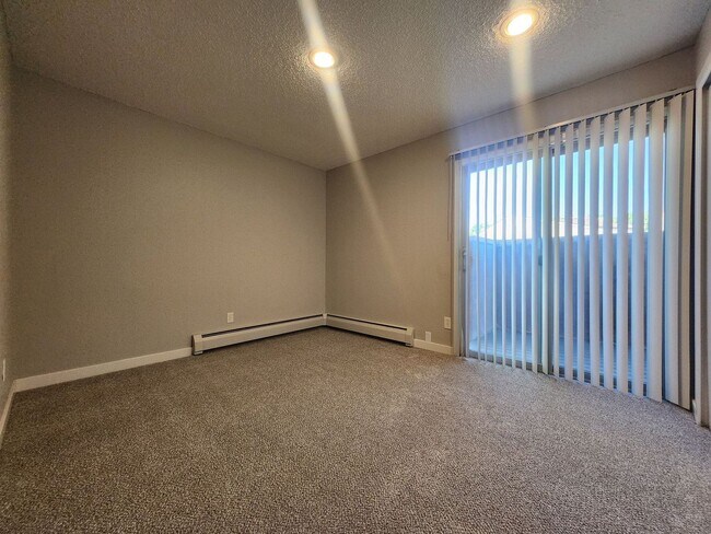 Building Photo - 4615 Picturesque Ct