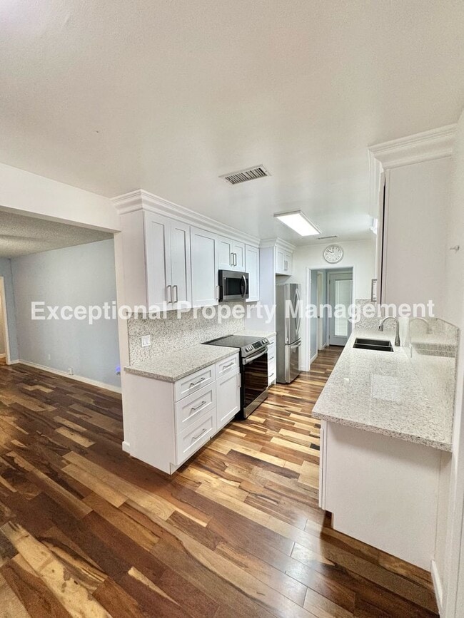 Building Photo - Ready to move in 3 bed 2 bath home